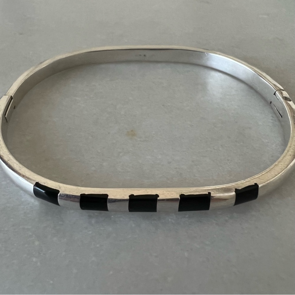 Sterling Silver Black Resin Inlay Hinged Bangle Bracelet